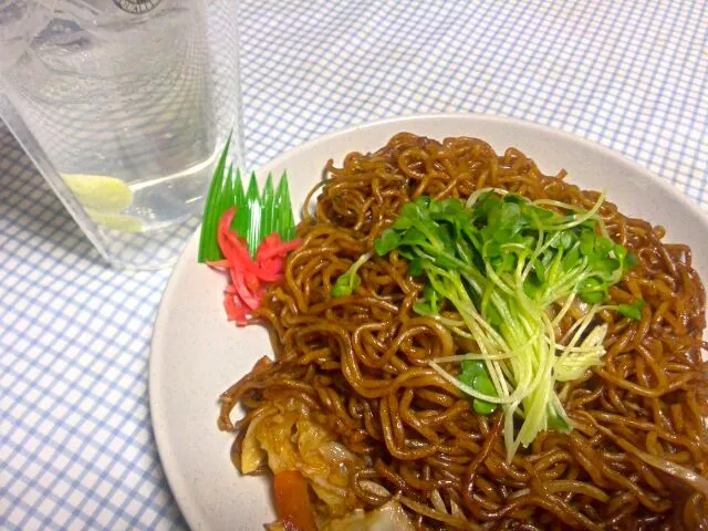 エコスの焼きそばちょい足しで！|sakumaさん