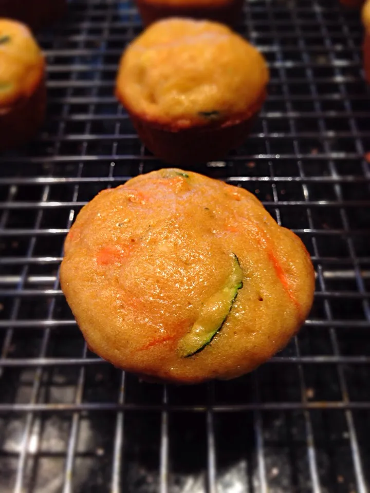 Tiny carrot zucchini muffin|Jennifer Strzelczykさん