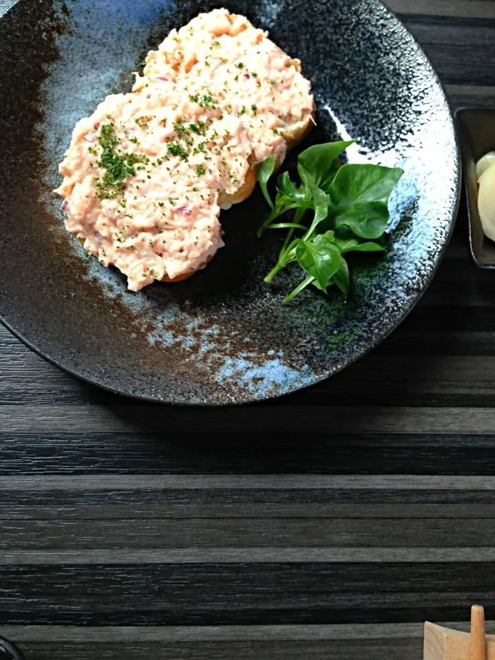 Salmon cream on toast|PhUnGさん