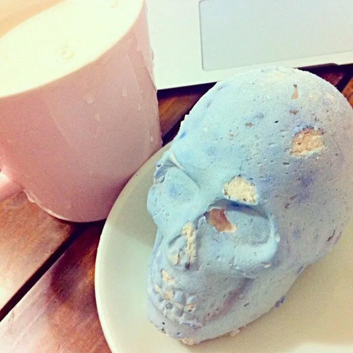 라즈베리치즈 해골 무스케이크 & 레이디그레이 밀크티 (Skull Mousse /w Raspberry&Cheese, Iced Lady Grey Milk Tea)|허선주 / Sunjoo Heoさん