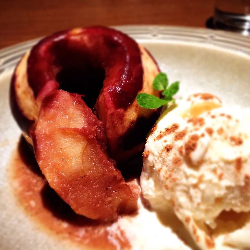 Baked Apple with Ice Cream @ Kyoto|Sam: photos by iPhoneさん