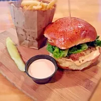 The Mahi Burger|Vicki Ababouchさん