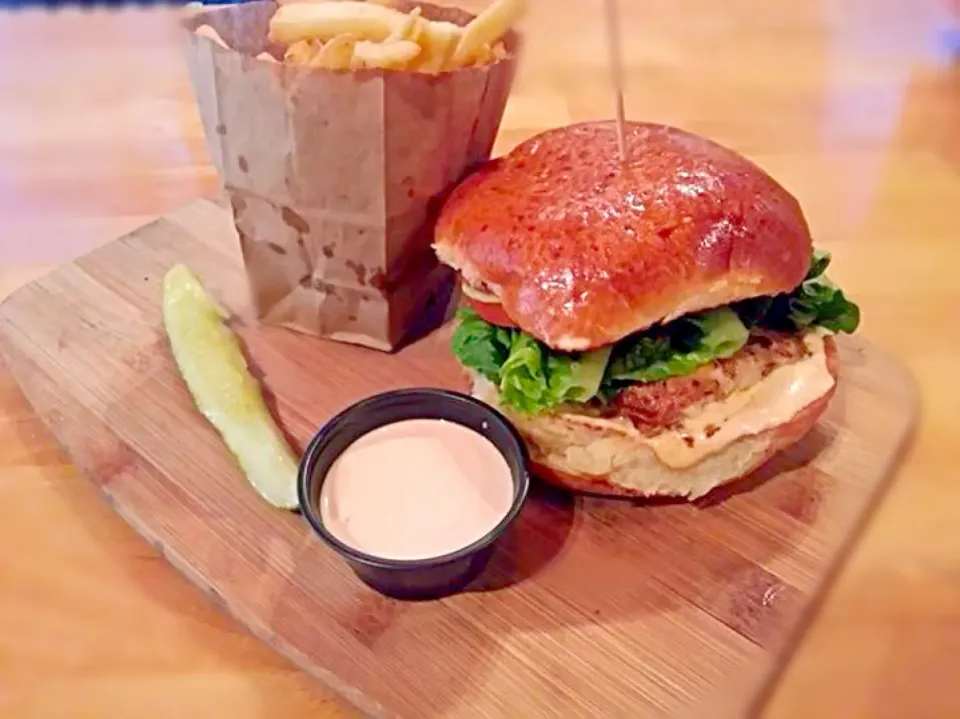 The Mahi Burger|Vicki Ababouchさん