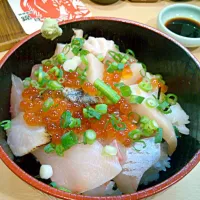 Snapdishの料理写真:海鮮丼！|Kenji Shudouさん