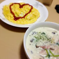 いつかの夜ご飯☻オムライス、ほうれん草とベーコンのクリームスープ|えさん