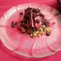 Snapdishの料理写真:Venison steak, quinoa with toasted almonds, sauteed kale, shallots and garlic, covered in a merlot cranberry reduction.|Chris Maxonさん