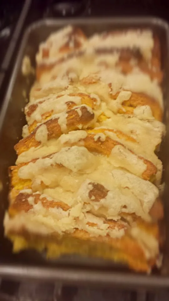 cinnamon sugar pumpkin bread with butter rum glaze|Meehee Leeさん