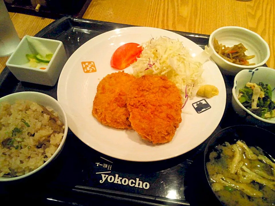 大手町・寅福のキャベツメンチ定食|すーさん