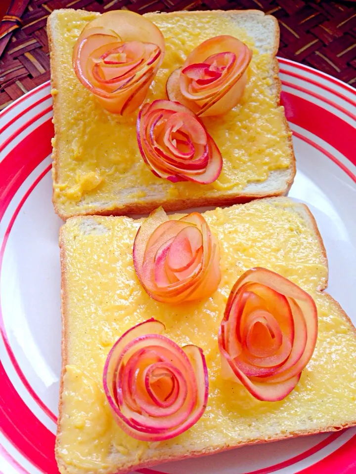 Rose Apple Custard Toast🌹ﾛｰｽﾞｱｯﾌﾟﾙｶｽﾀｰﾄﾞﾄｰｽﾄ|🌈Ami🍻さん