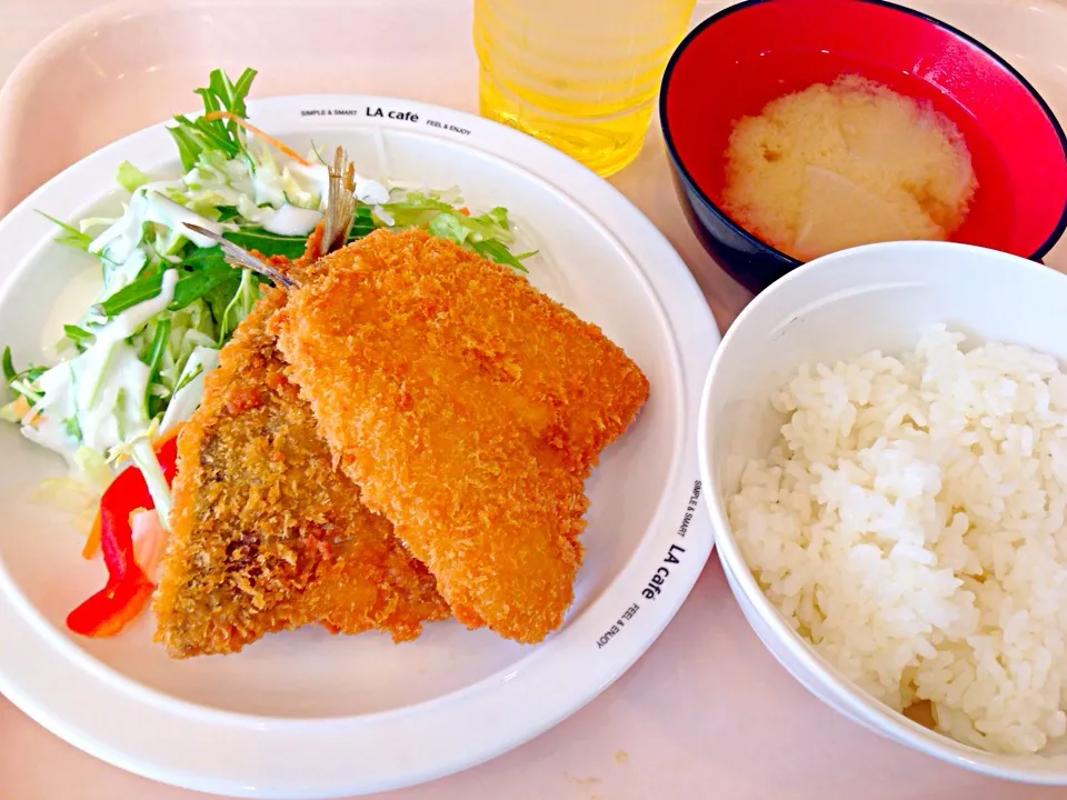 県立福祉大学内シーガル 日替わりランチ（アジフライ定食）|ponnaoさん