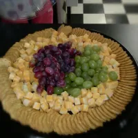 cracker cheese and grape.tray|Kookeyzさん