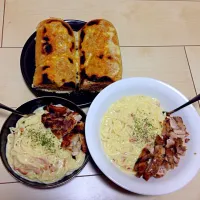 Chicken cream pasta and garlic bread|Rika Ueharaさん