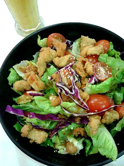 Salad with fried chicken pop|Frannyさん