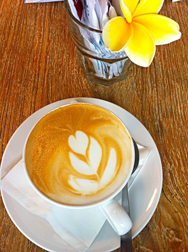 Snapdishの料理写真:Coffee latte|Nathalie Straversさん