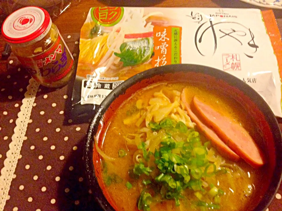 啓ちゃんに頂いたけやきの味噌ラーメンに、志野ちゃんに頂いたやわらぎメンマ乗せて|mari miyabeさん