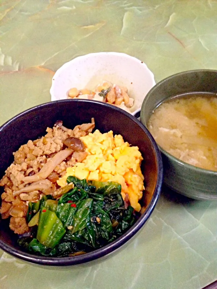 Snapdishの料理写真:高野豆腐のそぼろ丼|きくりさん