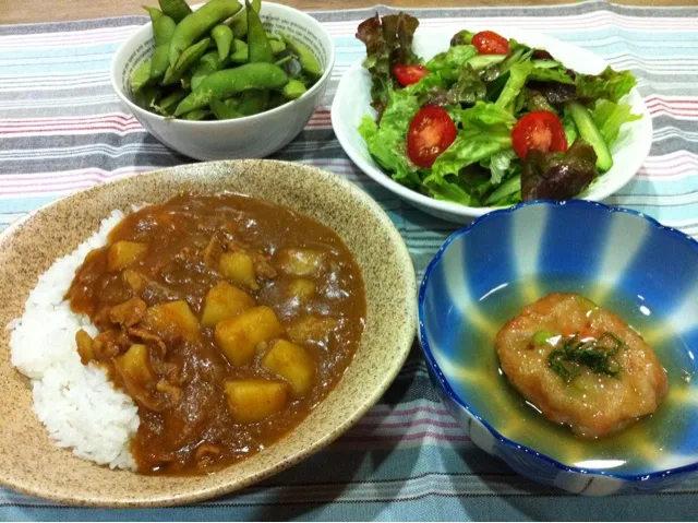 カレーライス・れんこん饅頭・グリーンサラダ・枝豆|まーままさん