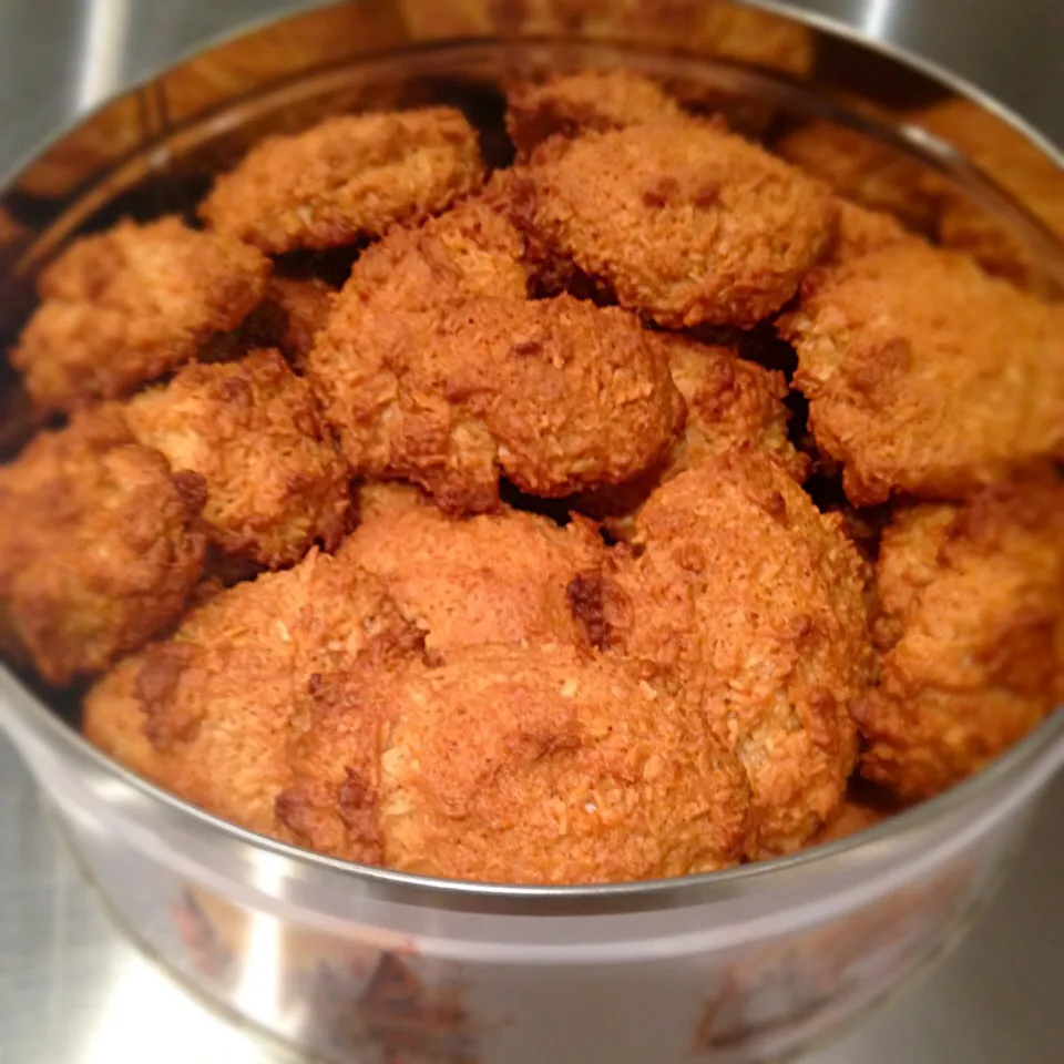 Snapdishの料理写真:Honey coconut cookies|Sunny Kitchenさん