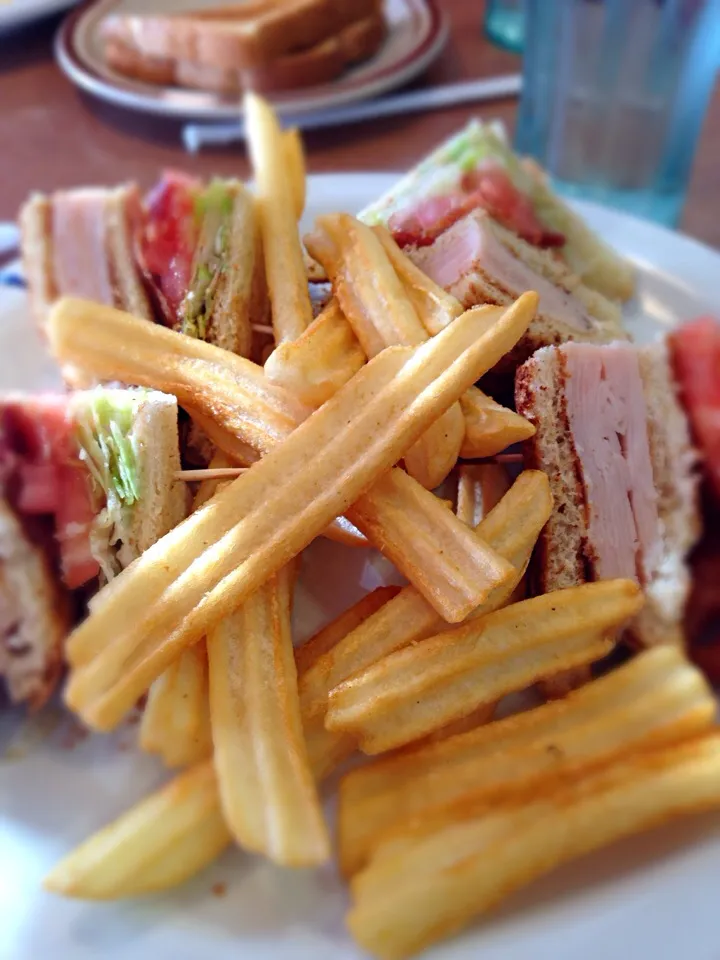 Snapdishの料理写真:Club sandwich|katy chenさん