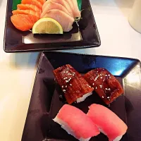 My humble lunch for 1. Salmon & yellow tail sashimi with Unagi & tuna sushi! NOM!|cherreさん