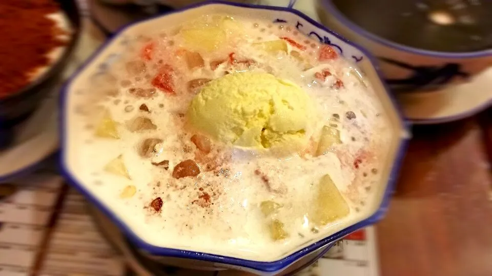 watermelon honeydew & sago... with vanills ice cream...|princessjoさん