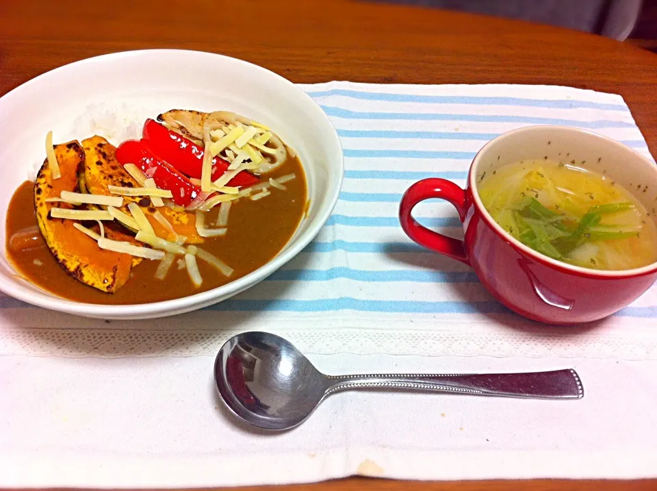 Snapdishの料理写真:焼き野菜カレー、根菜スープ|カナエさん