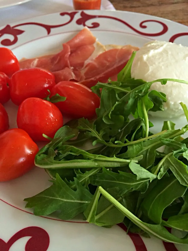 Tomato, rocket & mozzarella salad|12Dragonさん