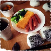 Snapdishの料理写真:☀️朝ご飯🍙🍙