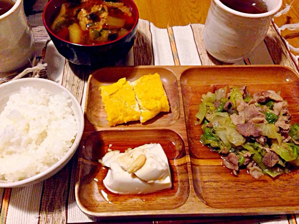 豚肉とレタスのオイスター炒め、卵焼き、味噌汁|sayaさん