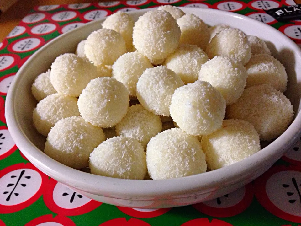 Home made coconuts Rafaello|Diana Hiraoさん