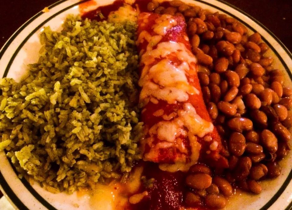 Snapdishの料理写真:Chicken Enchilada with Beans and Spanish Rice at Super Mex|sooprcoolchicaさん