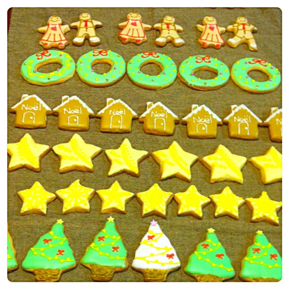 クリスマスアイシングクッキー🎄✨|さとみ (satomi_foodart)さん