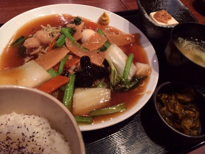 五目あんかけ焼きそば定食を頂きました。|momongatomoさん