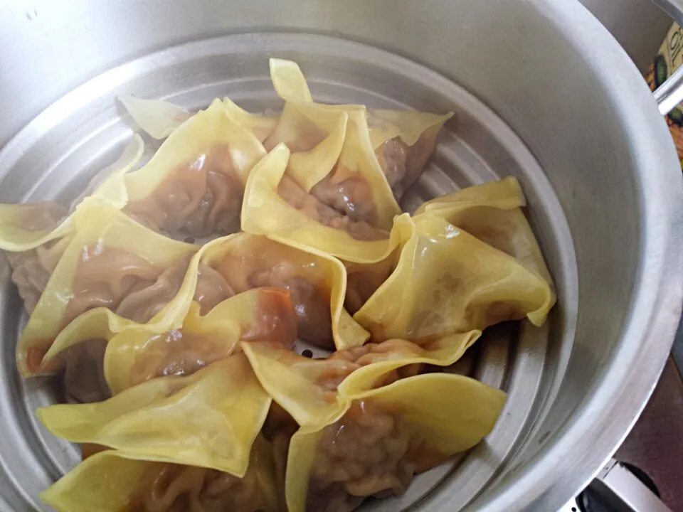 Snapdishの料理写真:steamed pork dumplings made by our Swedish exchange student Torun|Miriam Hughesさん