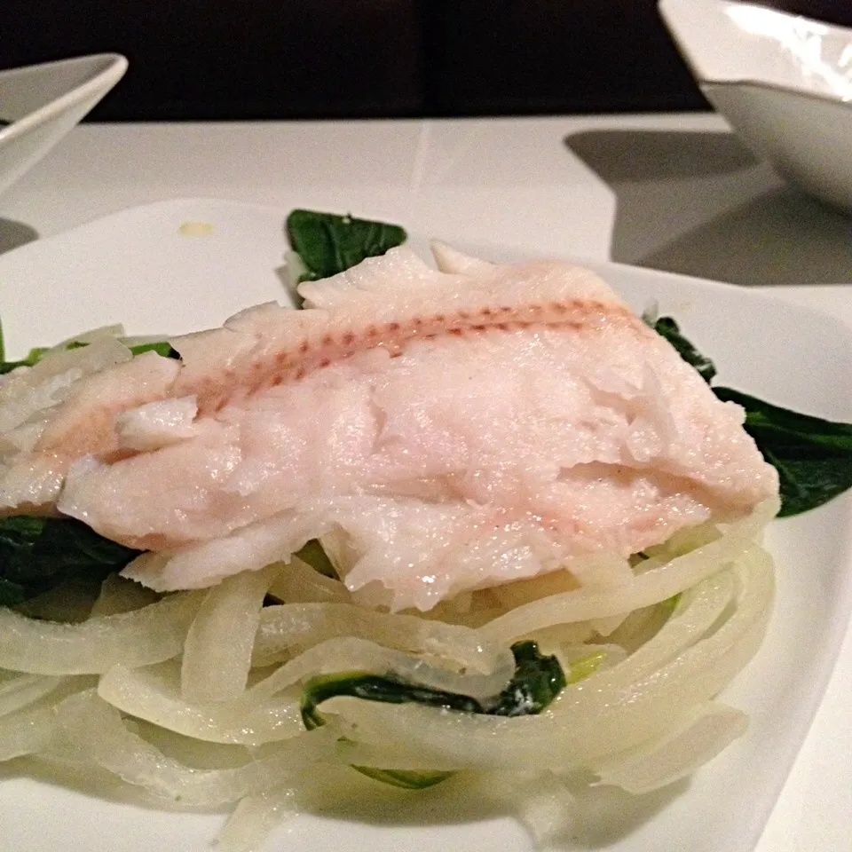 Dover Sole on bed of Spinach, Snowpea & Onions|Aliceさん