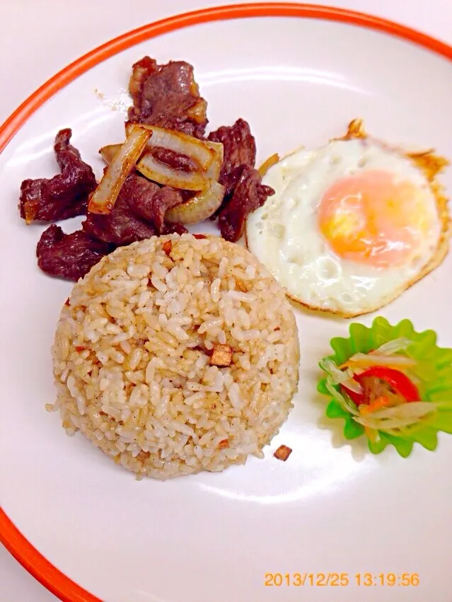 Philippines very economical food set called TAPSILOG|Aparicio Cenia Teofiloさん