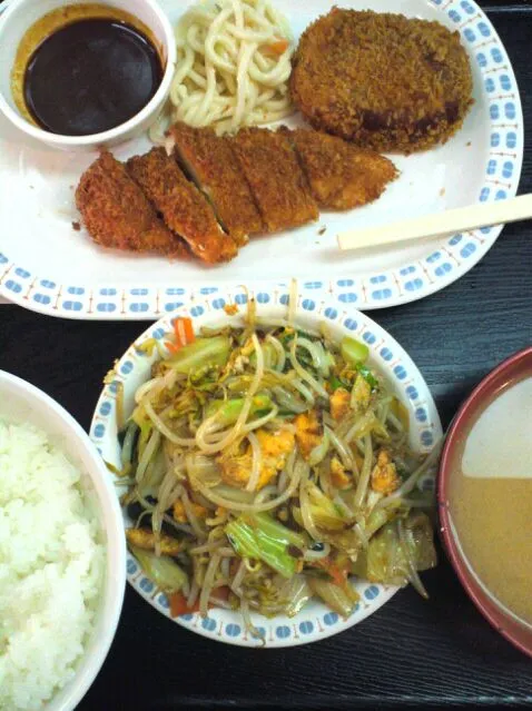 野菜炒めチキンカツセット|hisashiさん