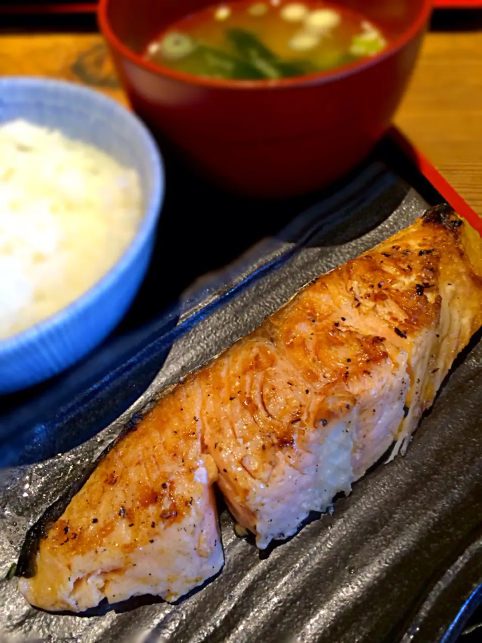 Snapdishの料理写真:太治兵衛のキングサーモン塩焼き定食|michiteruさん