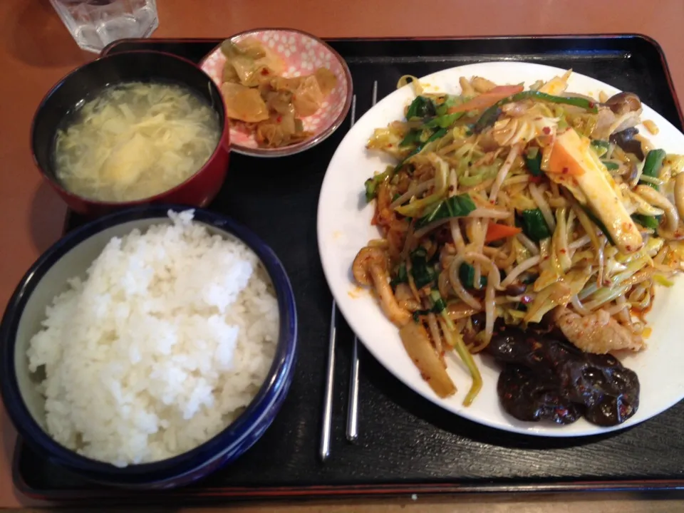 季節野菜のスタミナ炒め定食|おっちさん