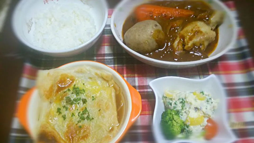 圧力鍋で煮込んだ具材ごろごろカレー  オニオングラタンスープ  ポテトサラダ|石川洋子さん