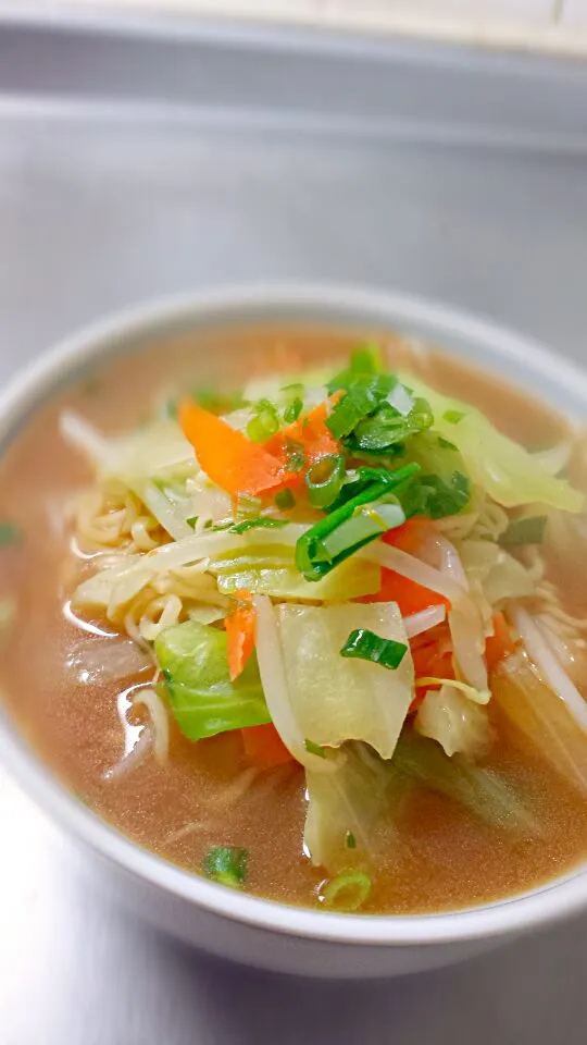 野菜たっぷり味噌ラーメン♪|Hitomiさん