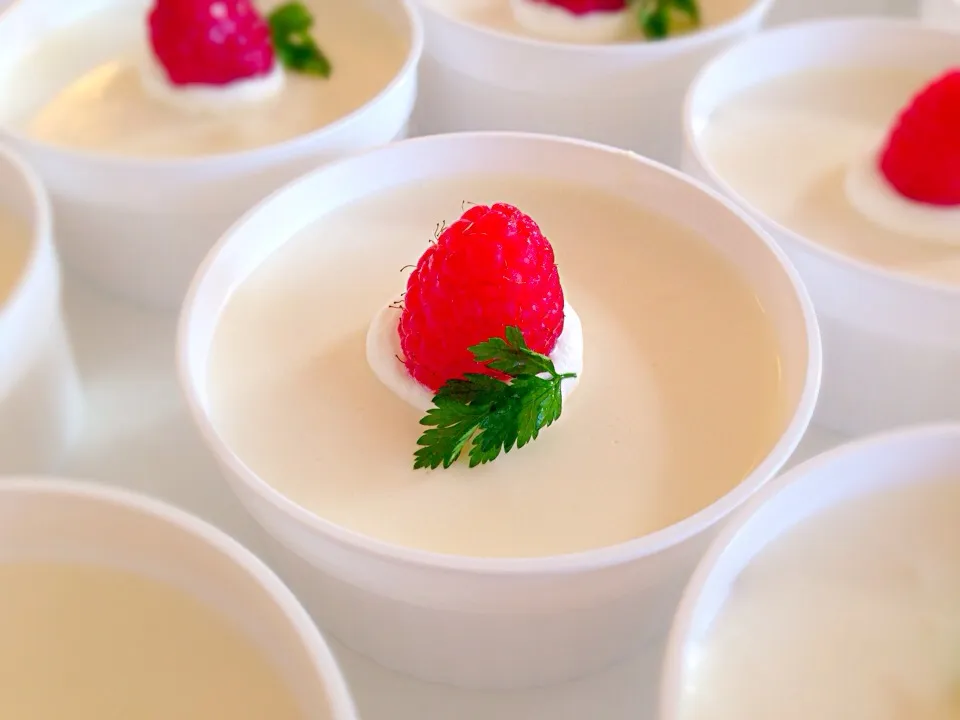 Snapdishの料理写真:Yogurt mousse|cheesyさん