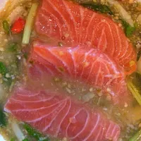 Snapdishの料理写真:Yum Salmon|Pimmie Masayavanichさん