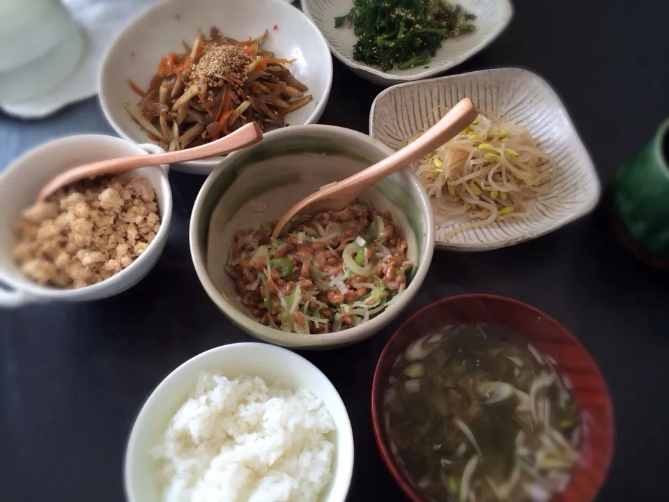 クリスマス疲れの朝食。|にこらいさん