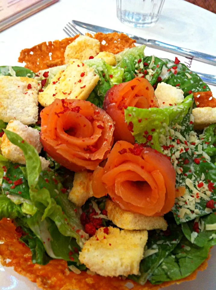 Smoked salmon Caesar salad|mikko tanさん