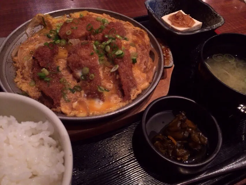 カツ煮定食を頂きました。|momongatomoさん