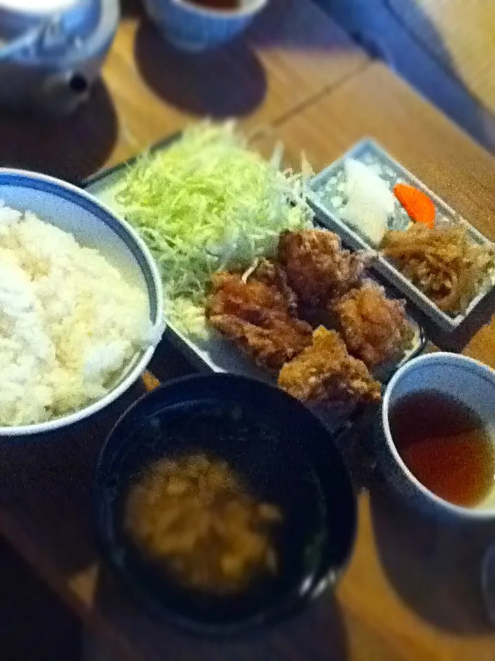 古民家レストラン あて 煮込 肴@九段南で唐揚げ定食850円。ごはん大杉w|hoppycowさん