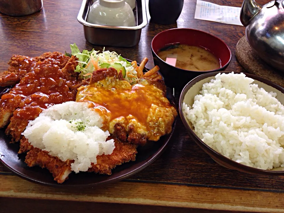 カラフルジャンボチキンカツ定食|kutsuna ippeiさん