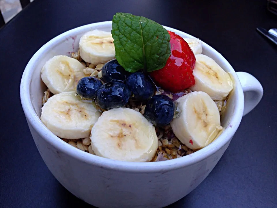 Acai bowl|nakasyさん