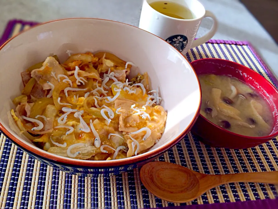 冷蔵庫の残り物としらすで卵とじ丼|miyuさん